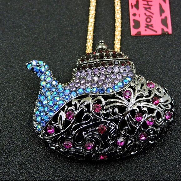 Blue Crystal Elegant Pendant Chain Necklace NWOT - Picture 2 of 3